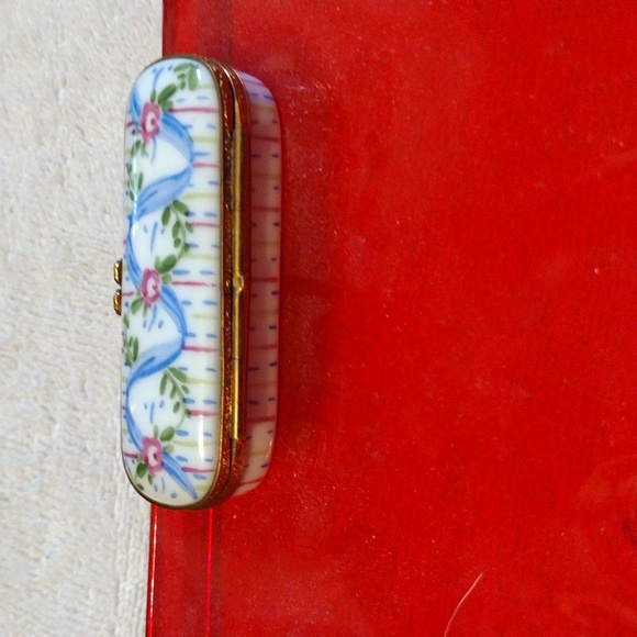 Authentic Limoges porcelain hand painted box - Picture 4 of 6